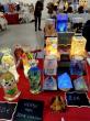 divers lampe s en résine sur un marché de noël