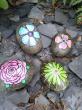  LOt de petits galets peints et vernis