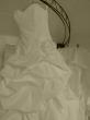 Robe de mariée sur mesure d'après le dessin de la cliente, avec le buste en dentelle de Calais.
L'Art du Fait Main Français, dans notre atelier.