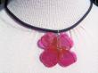 collier ras du cou fleur en verre