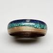 Bague d'exception : Bora-Bora 
Représentant de bas en haut: la terre(Angélique) , le sable fin(Bouleau), l'océan pacifique(Turquoise), le ciel bleu(Lapis-lazuli) et le soleil(poudre phosphorescente)
T:58
Ref:D4h58
Livraison gratuite.
(Me contacter pour d'autres tailles) 
