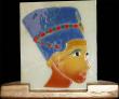 Lampe Néfertiti en verre fusionné sur support en bois