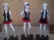 Mangas Basques. Figurines représentant des danseuses Basques relookées à la japonaise!
Email sur cuivre