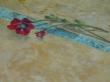 Faux-marbre et fleurs en trompe-l'oeil sur table