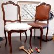 Chaises Louis XV, avant travaux finition skaï marron et clous dorés