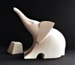 Elephant blanc : pierre de Lens.  H : 30 cm