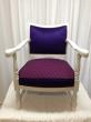 Fauteuil confortable patiné tissus Designers Guild alcantara et coton