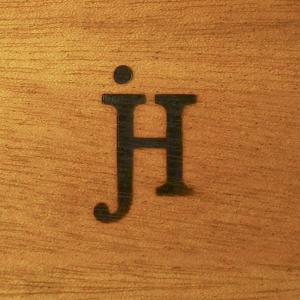 Logo de Julien Hardy, ébénisterie débranchée