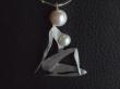 Pendentif en argent massif, deux perles de Chine