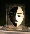 Lampe Masque en verre fusionné sur support en bois